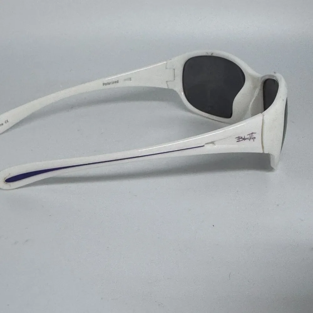 Blacktip Sunglasses White with purple lens sport wrap BLACKTIP Mizzen H15743‎